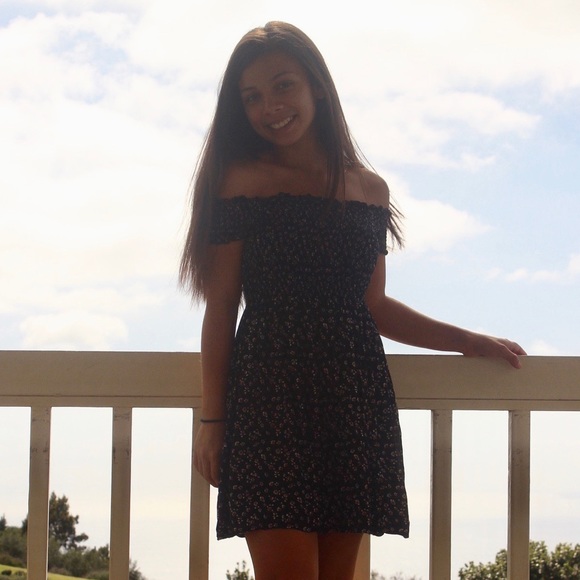 Meet your Posher, Ashley - Picture 2 of 2